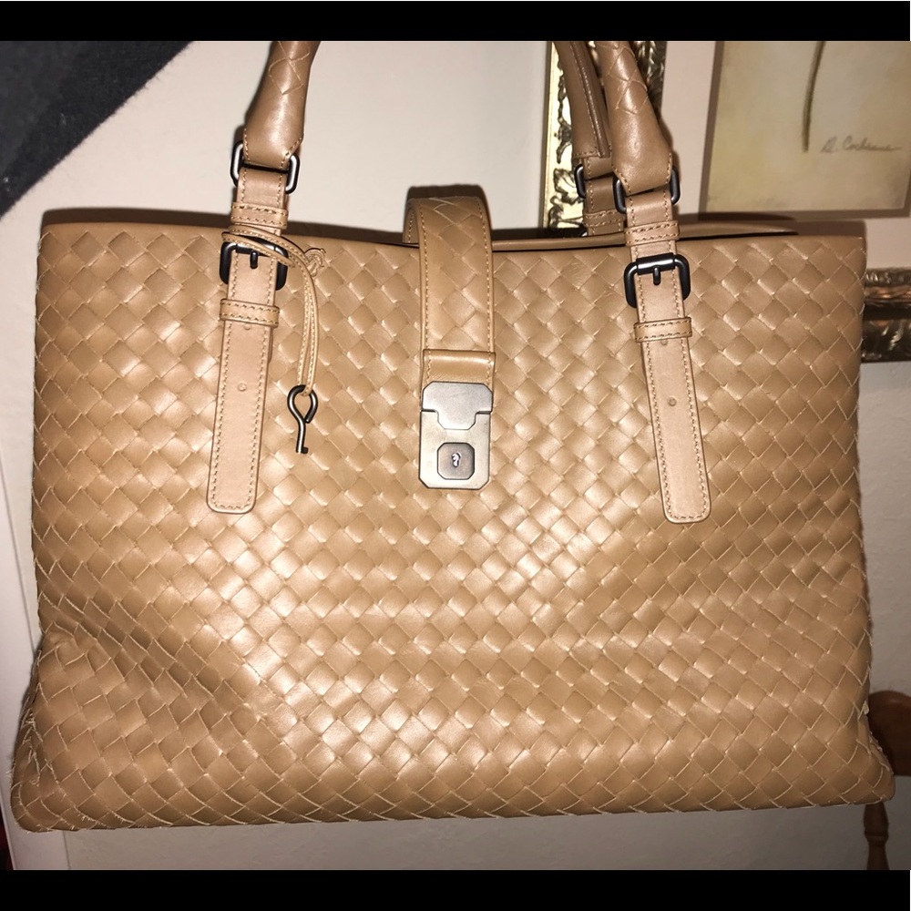 Bottega Veneta Intrecciato Medium Bag